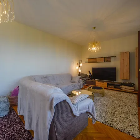 Toto Apartment *